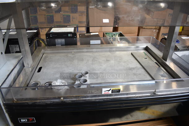 BKI MM-4 Metal Commercial Buffet Warming Station w/ Sneeze Guard on Commercial Casters. 120 Volts, 1 Phase. Tested and Working! - Image 2 of 5