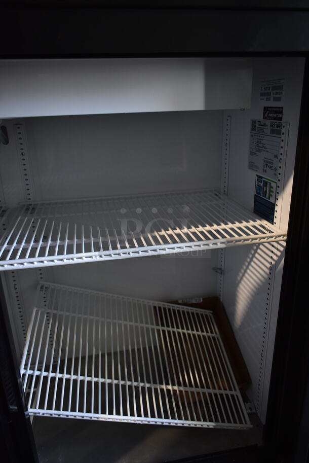 2019 True GDM-41SL-48-HC-LD Metal Commercial 2 Door Reach In Cooler Merchandiser w/ Poly Coated Racks. 115 Volts, 1 Phase. Tested and Working! - Image 4 of 5