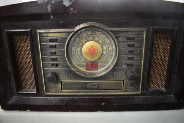 Crosley Model CR83 Stack-O-Matic Countertop Record Player. 17x16x9.5 - Image 5 of 9