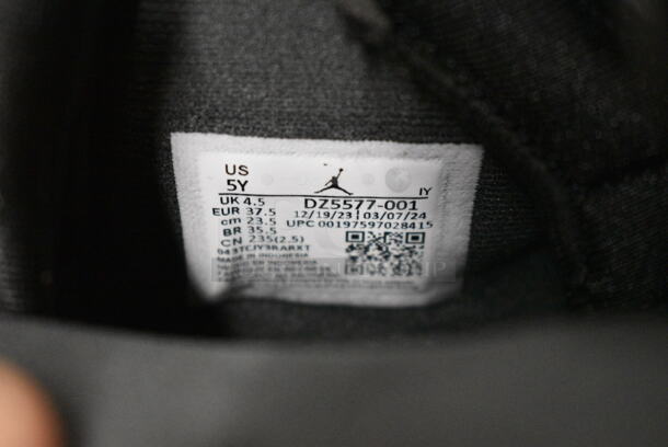 Nike Black Boys Size 5Y Air Jordan Sneakers. - Image 8 of 8