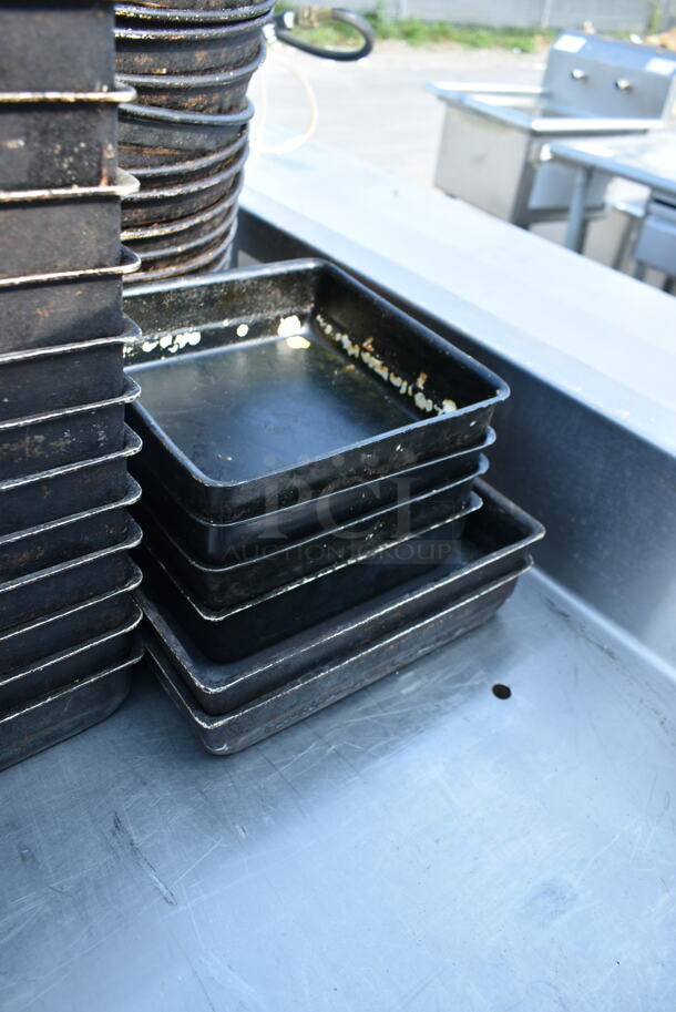 ALL ONE MONEY! Lot of Metal Baking Pans Including 20 Round, 26 Rectangular and 4 Square.  - Image 6 of 9