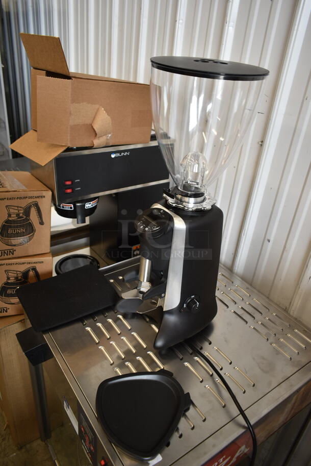 BRAND NEW SCRATCH AND DENT! Cecilware HC-600 Venezia II Metal Commercial Countertop Espresso Grinder. 110 Volts, 1 Phase. Tested and Working! - Image 3 of 7