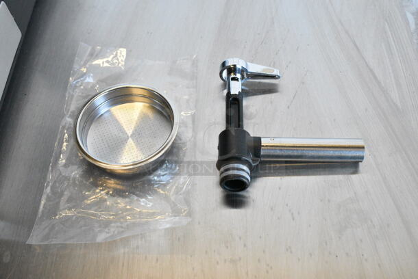 BRAND NEW SCRATCH AND DENT! Chefman RJ54-V2RJ54-V2 Countertop Espresso Machine. 120 Volts, 1 Phase.  - Image 7 of 9
