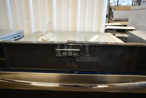Frigidaire FGEW3066UFC Stainless Steel Electric Powered Oven. 120/208-240 Volts. - Image 3 of 5