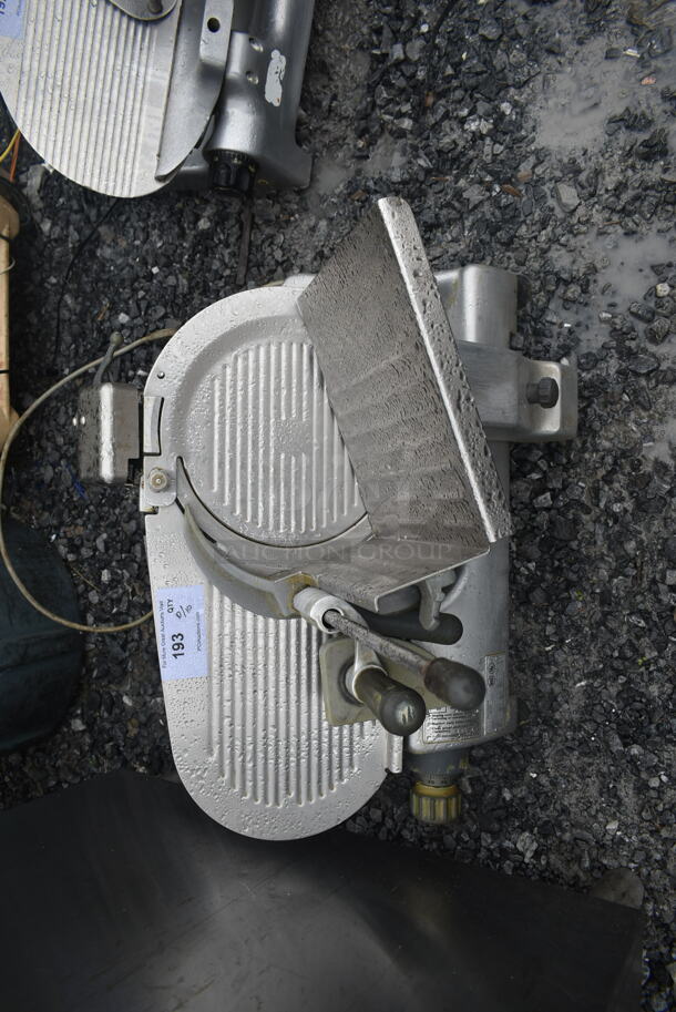 Hobart 2612 Stainless Steel Commercial Countertop Meat Slicer w/ Blade Sharpener. 120 Volts, 1 Phase. Tested and Working! - Image 5 of 7