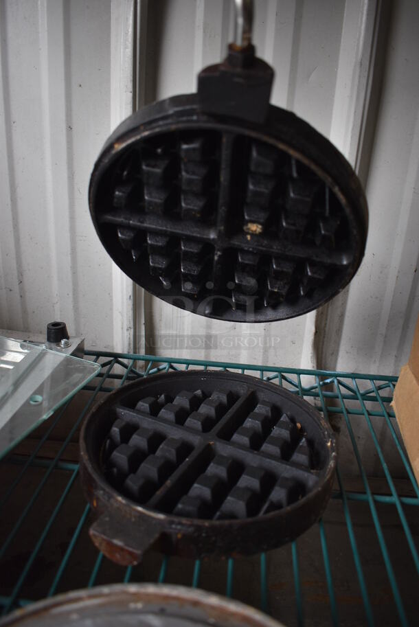 2 Metal Waffle Presses. 8x10.5x7. 2 Times Your Bid! - Image 3 of 3