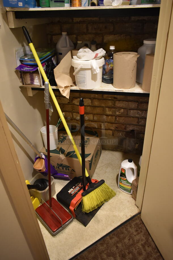 ALL ONE MONEY! ROOM LOT of Various Items Including Broom, Cleaners and Dust Pan. BUYER MUST REMOVE. (front hallway) - Image 3 of 8