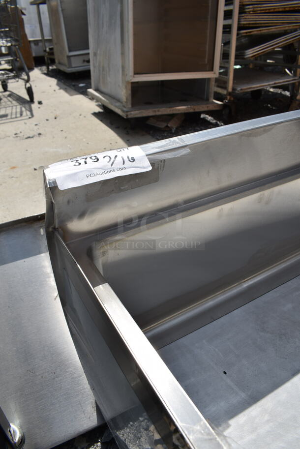 BRAND NEW SCRATCH AND DENT! Stainless Steel Commercial Ice Bin.  - Image 5 of 5