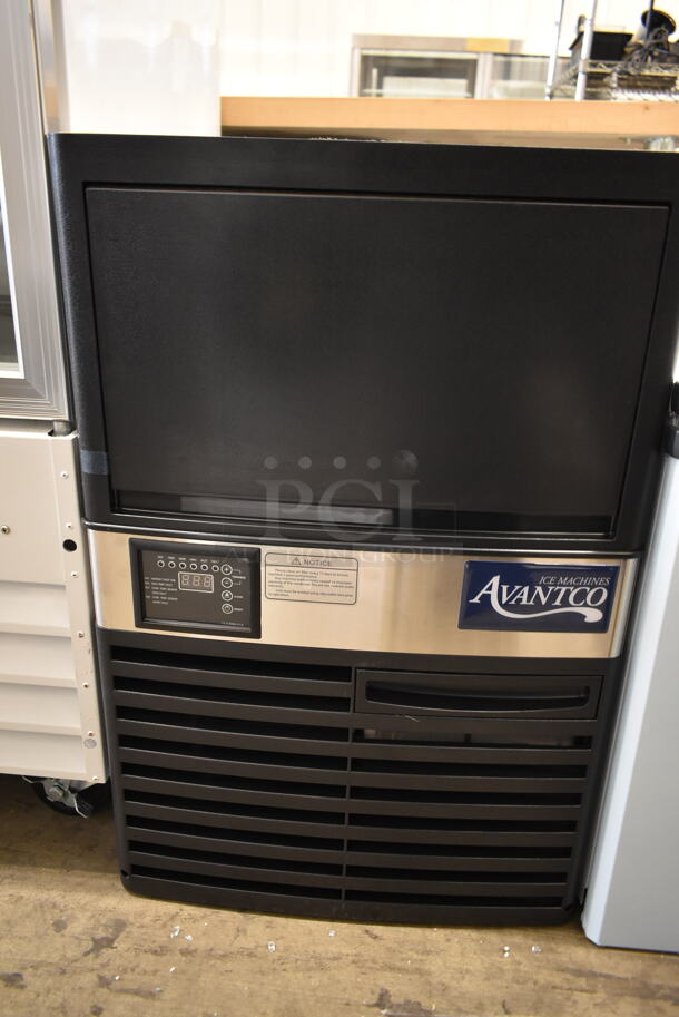 BRAND NEW SCRATCH AND DENT! 2023 Avantco 194UCF120A Stainless Steel Commercial Self Contained Ice Machine. 115 Volts, 1 Phase.  - Image 4 of 7