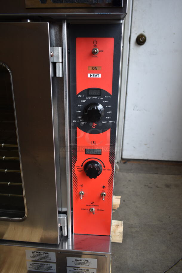 BRAND NEW SCRATCH AND DENT! Vulcan VC5ED ENERGY STAR Stainless Steel Commercial Electric Powered Full Size Convection Oven w/ View Through Doors, Metal Oven Racks and Thermostatic Controls. 240 Volts, 3/1 Phase. Tested and Working! - Image 2 of 5
