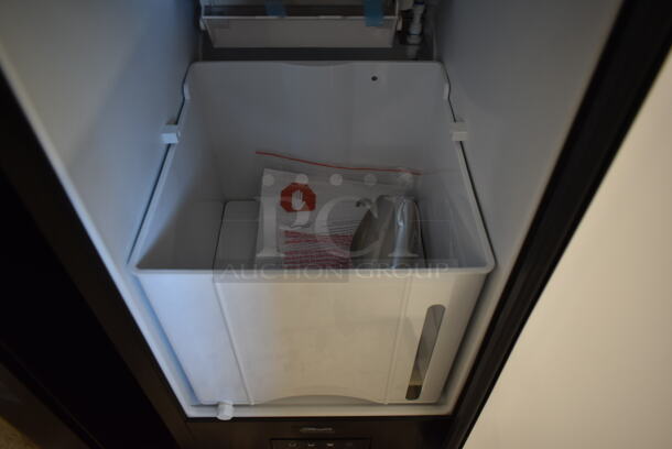 BRAND NEW SCRATCH AND DENT! Danby DIM32D1BSSPR 32lb 15" Stainless Steel Built-In Ice Maker. 115 Volts, 1 Phase. Tested and Working! - Image 4 of 8