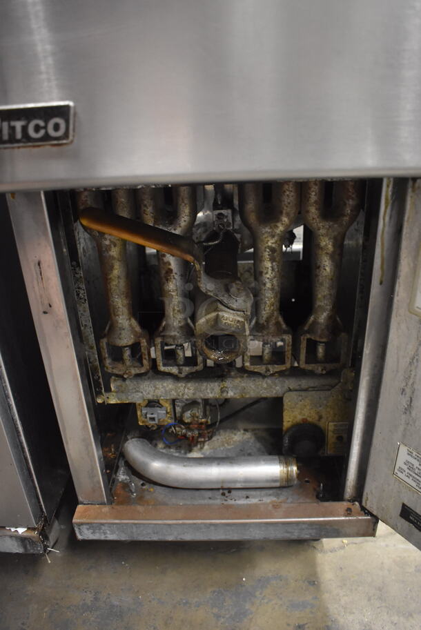 Pitco 45C+SS Commercial Stainless Steel Natural Gas Floor Fryer With 2 Fryer Baskets. 122,000 BTU.  - Image 4 of 5