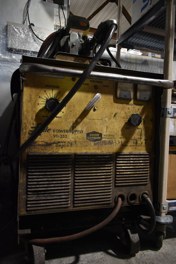 Union Carbide Linde VI-252 Metal Commercial Floor Style Power Supply Welder on Casters. 230/460 Volts, 3 Phase.  - Image 4 of 8