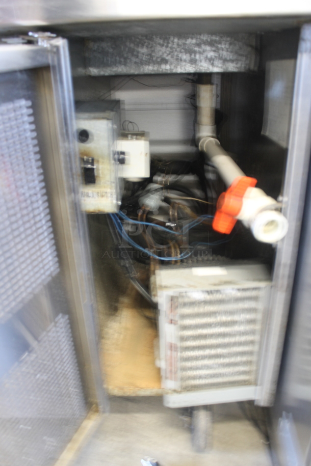 Randell Pizza Prep Table 8264NM w/ Poly Coated Racks on Commercial Casters. 115 Volt, 1 Phase. Tested and Powers On But Does Not Get Cold
 - Image 7 of 8
