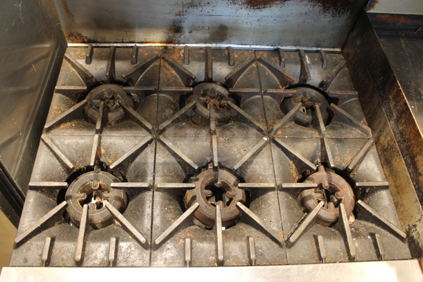 Garland X60-6R24RR Stainless Steel Commercial Natural Gas Powered 6 Burner Range w/ Right Side Flat Top Griddle, 2 Ovens, Back Splash and Over Shelf. - Image 2 of 10