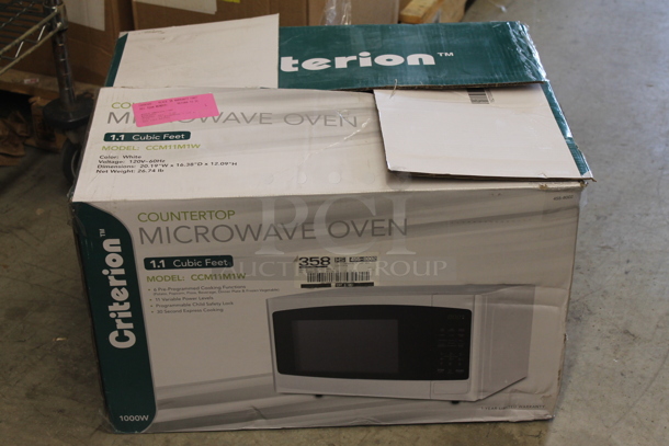 BRAND NEW SCRATCH AND DENT! Criterion CCM11M1W Countertop Microwave Oven. Missing Plate. 120 Volts, 1 Phase.  - Image 1 of 7