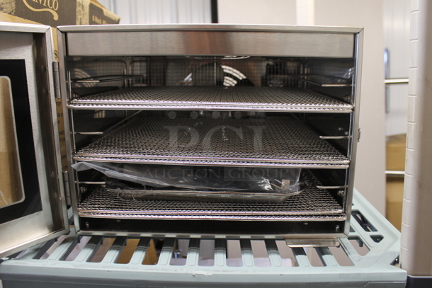BRAND NEW SCRATCH AND DENT! Avantco 177LT06A Stainless Steel Commercial Food Dehydrator. 120 Volts, 1 Phase. Tested and Only Works On The Highest Heat Setting. - Image 2 of 3