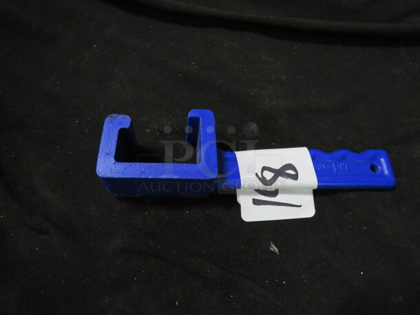 One Bucket Opener. - Image 1 of 1