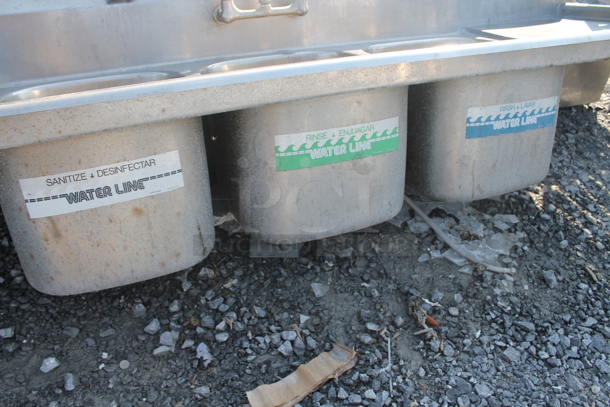 Stainless Steel Commercial 3 Bay Sink w/ Dual Drain Boards, Spray Nozzle Attachment and Handles. No Legs. - Image 3 of 7