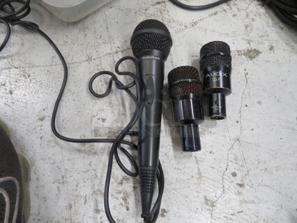 Assorted Microphone. 3XBID