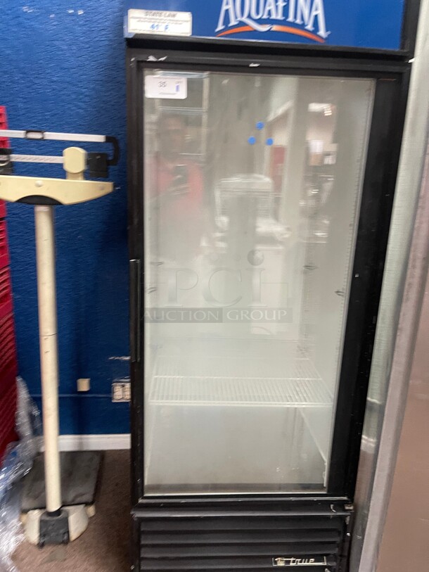 Working! True Commercial One Glass Door Refrigerator Cooler Great for Drinks Display NSF 115 Volt Tested and Working! - Image 3 of 7