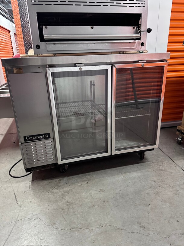 Working! Continental BBC50-SS-GD 50 inch Bar Refrigerator - (2) Swinging Glass Doors, Black, 115v NSF Tested and Working! - Image 8 of 12