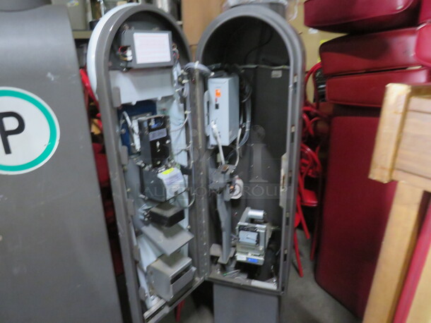 One SV Solar Powered Parking Meter. This Meter Will Accept Nickels, Dimes, Quarters And Dollars.  - Image 5 of 5