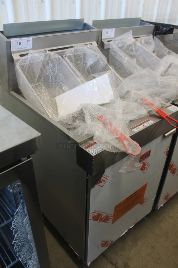 BRAND NEW SCRATCH AND DENT! 2016 Vulcan LG500-1 Stainless Steel Commercial Floor Style Natural Gas Powered 70 Pound Capacity Deep Fat Fryer w/ 2 Metal Fryer Baskets. 150,000 BTU. - Image 3 of 9