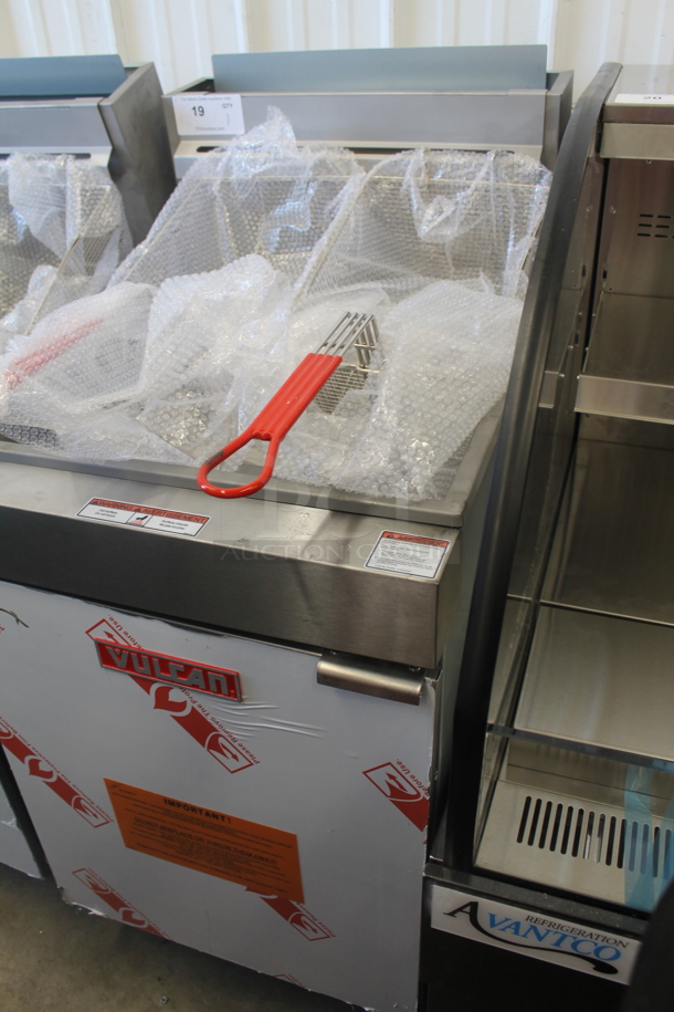 BRAND NEW SCRATCH AND DENT! 2016 Vulcan LG500-1 Stainless Steel Commercial Floor Style Natural Gas Powered 70 Pound Capacity Deep Fat Fryer w/ 2 Metal Fryer Baskets. 150,000 BTU. - Image 4 of 9
