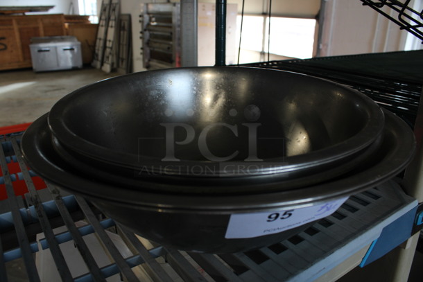 5 Various Metal Bowls. Includes 15.5x15.5x4.5. 5 Times Your Bid! - Image 2 of 3