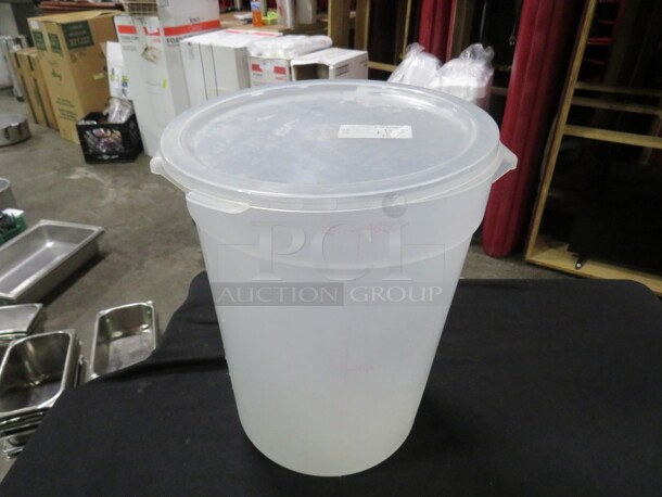 8 Quart Food Storage Container With Lid. 2XBID