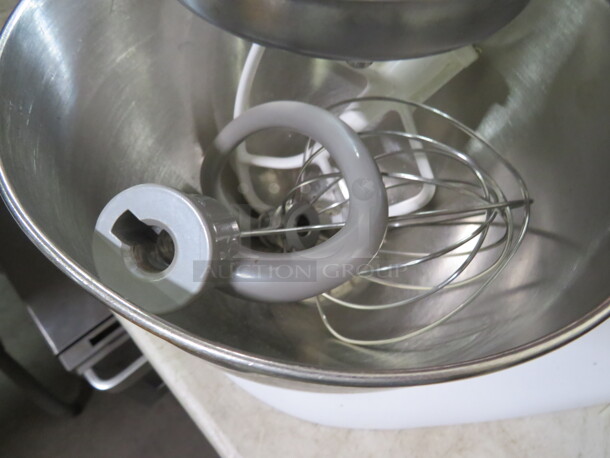 One WORKING Kitchenaid Artisan Mixer With Bowl, Hook, Whip And Paddle.  - Image 2 of 2