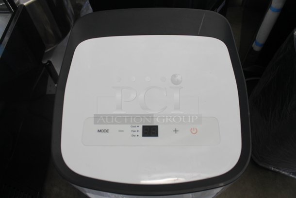 BRAND NEW SCRATCH AND DENT! Perfect Aire PORT8000A  8,000 BTU Portable Air Conditioner. 115 Volts, 1 Phase. Tested and Working! - Image 4 of 7
