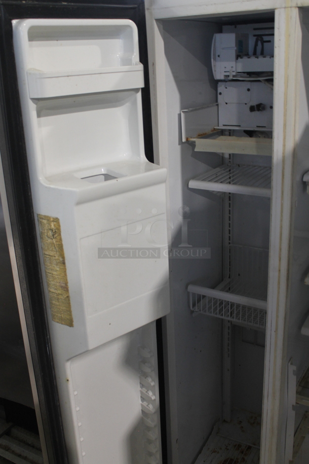 General Electric GE Stainless Steel Cooler Freezer Combo w/ Water and Ice Dispenser. Tested and Powers On But Does Not Get Cold - Image 3 of 6