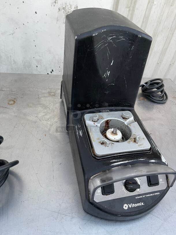 Vitamix 5201 XL Variable Speed Commercial Blender 4.2 HP NSF Missing Parts No Jar 115 Volt Tested and Working! - Image 1 of 8