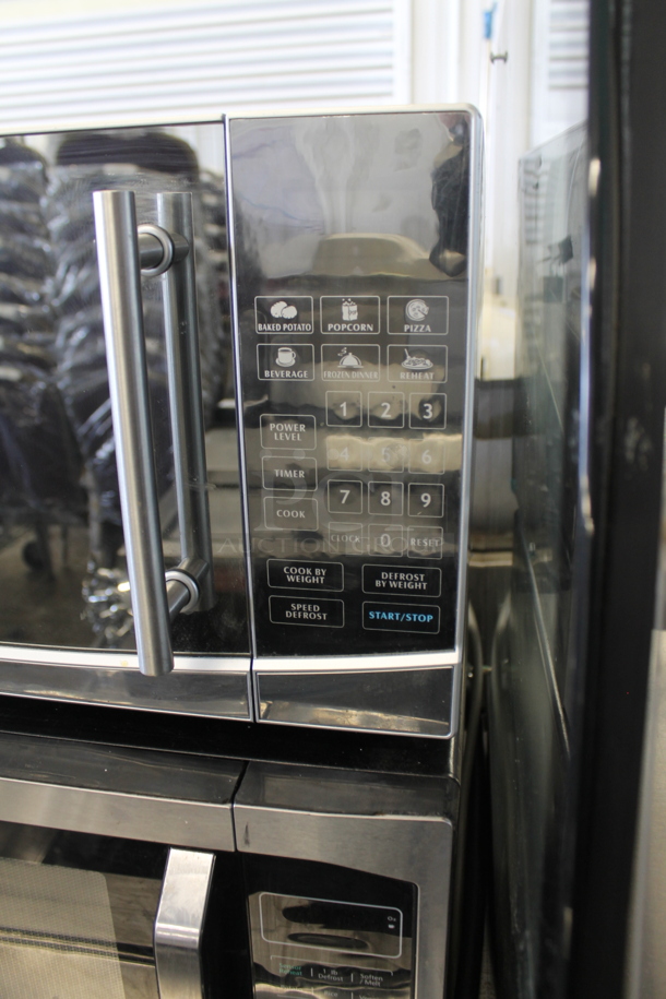 Avanti MO1108SST Metal Countertop Microwave Oven. 120 Volts, 1 Phase.  - Image 3 of 6