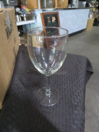 NEW Excaliber 10.5oz Wine Glass. 12XBID