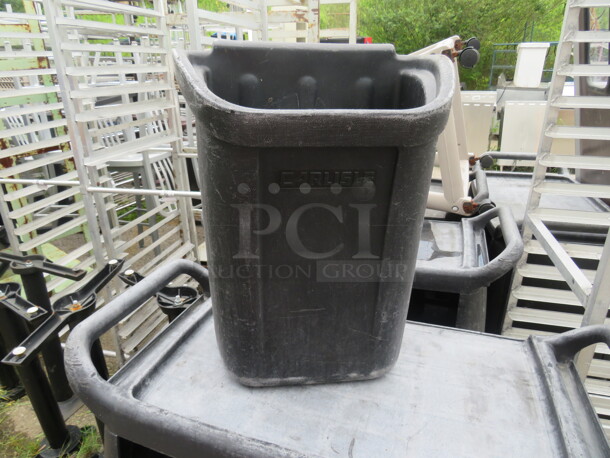 One Carlisle Trash Can. Can Be Used With Item #151-154. See Pics. - Image 1 of 4