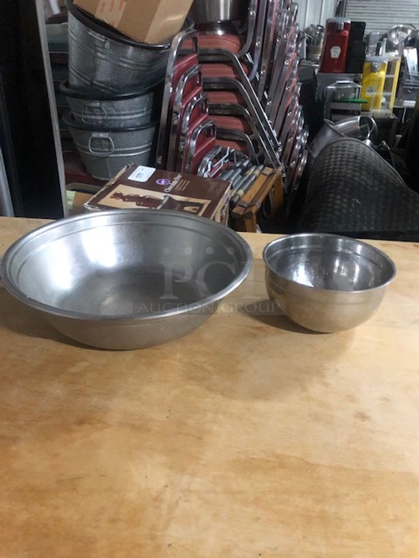 Assorted  Stainless Steel Mixing Bowl. 2XBID 