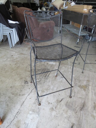Metal Bar Height Patio Arm Chair. 2XBID