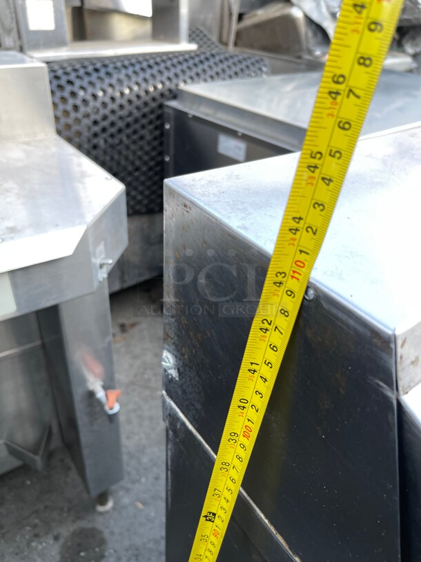 Nice! True TSSU-27 Refrigerated Prep Table NSF 115 Volt Tested and Working! - Image 8 of 8