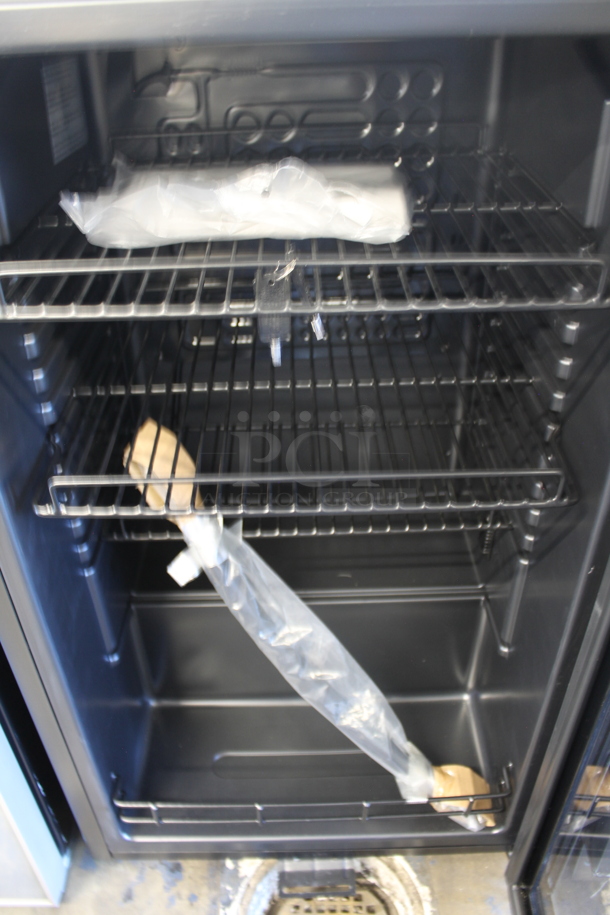 BRAND NEW SCRATCH AND DENT! Avanti BCA306SS 10 Bottle 70 Can Beverage Cooler Wine Chiller Merchandiser. 115 Volts, 1 Phase. Tested and Working! - Image 3 of 3