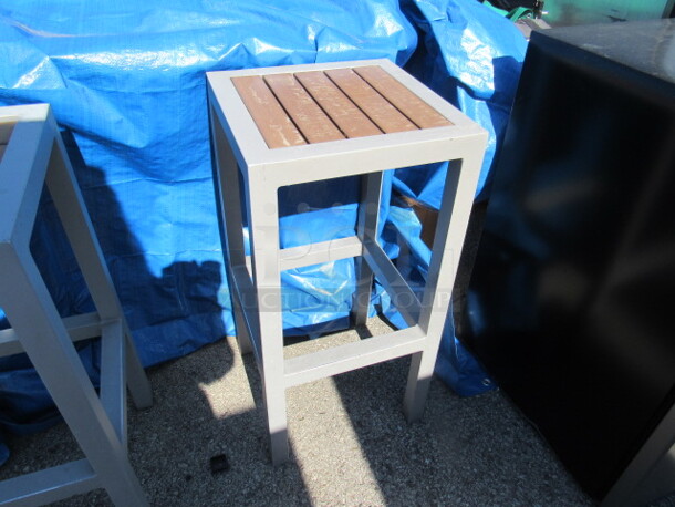 One Metal/Wood Outdoor Patio Side Table. 14.5X14.5X30