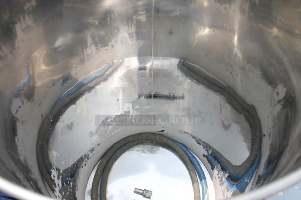 Letina 160 Gallon Stainless Steel Flat Bottom Wine Tank On Commercial Casters. - Image 5 of 5