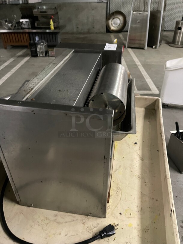 Clean! APW Wyott M-83 Conveyor Type Contact Grill Toaster 1600 Watts 220 Volt 1 Phase NSF Tested and Working! - Image 3 of 8