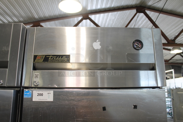 2015 True TG1R-1S ENERGY STAR Stainless Steel Commercial Single Door Reach In Cooler w/ Poly Coated Racks on Commercial Casters. 115 Volts, 1 Phase. Tested and Working! - Image 4 of 10