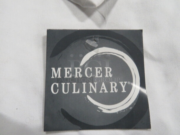 One NEW Mercer Culinary Chef Coat. Size 2X. - Image 2 of 4