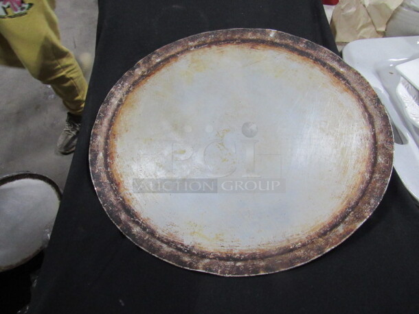 16 Inch  Pizza Pan. 8XBID