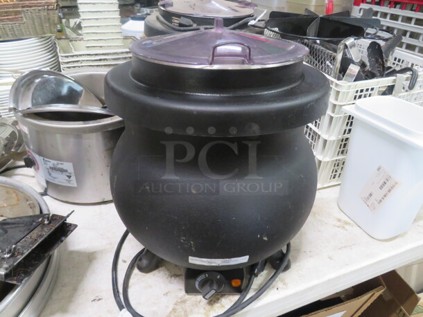 One Tomlinson Deluxe Frontier Soup Kettle With Lid. 120 Volt. #1006845. $544.72.