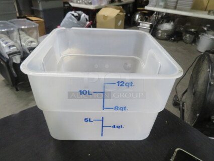 One 12 Quart Food Storage Container.